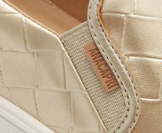 Tênis Slip On Sola Alta Texturas Dourado