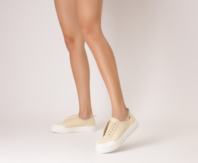 Tênis Slip On Elástico Sola Alta Bege