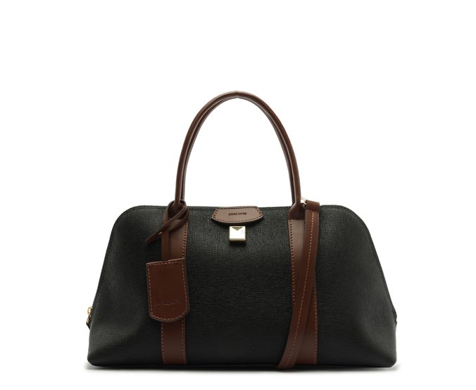 Bolsa Tote com Detalhe de Pendente Preta