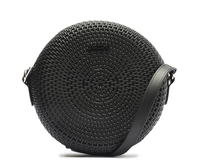 Crossbody Preta Redonda Texturizada