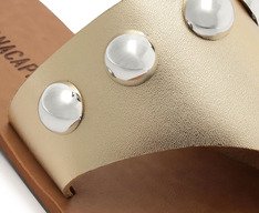 Rasteira Maxi Tachas Couro Dourada