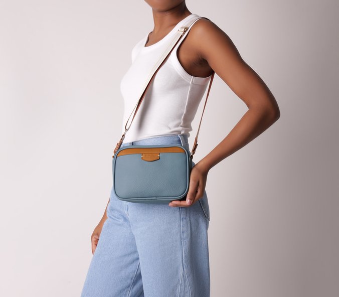 Bolsa Tiracolo Média Belle Azul