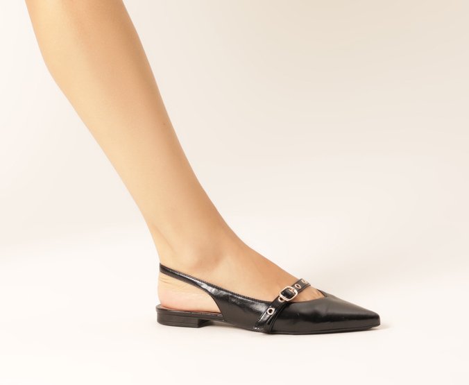 Sapatilha Slingback Tira Única Fivela Preta
