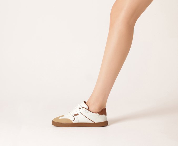 Tênis Versátil Urbano Branco e Marrom