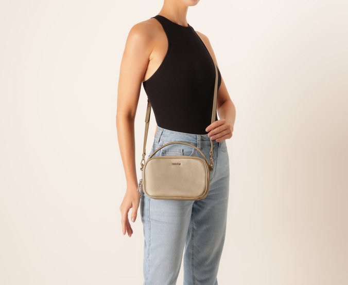 Bolsa Tiracolo Média Alça Redonda Dourada