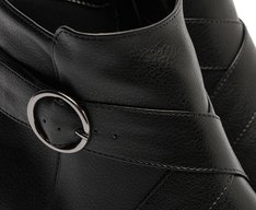 Bota Cano Curto Fivela Entrelaçada Preta