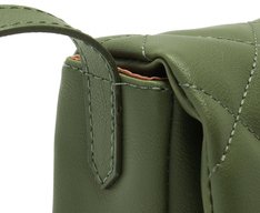 Bolsa Tiracolo Pequena Matelassê Triangular Envelope Verde