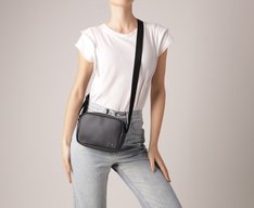 Bolsa Crossbody Preta Alça Gorgurão Pequena