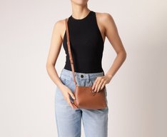 Bolsa Tiracolo Pequena Cápsula A Marrom