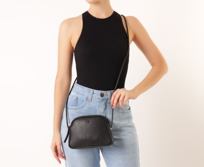 Bolsa Tiracolo Pequena Mono Preta
