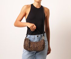 Bolsa Tiracolo Média Pingente Animal Print