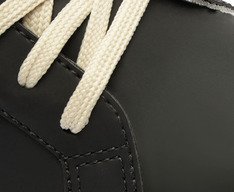 Tênis Detalhe Linhas Preto e Branco