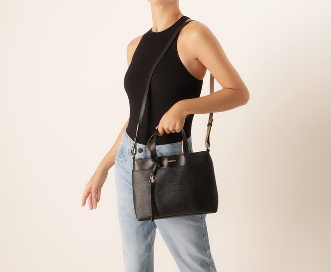Bolsa Tote Média Bag Charm Preta