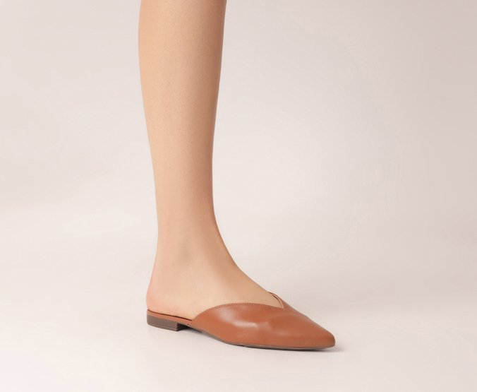 Mule Bico Fino Marrom