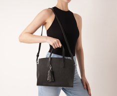 Bolsa Tote Grande Chaveiro Barbicacho Preta