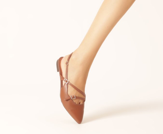Sapatilha Slingback Salto Bloco Tiras Marrom