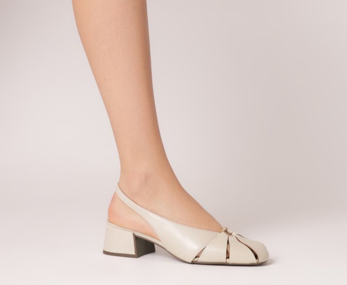 Sapatilha Slingback Salto Bloco Recortes Vazado Fivela Branca