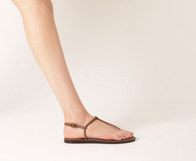 Sandália Rasteira Slim Monocolor Marrom