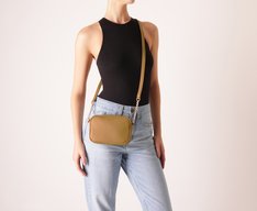 Bolsa Tiracolo Pequena Essencial Bege