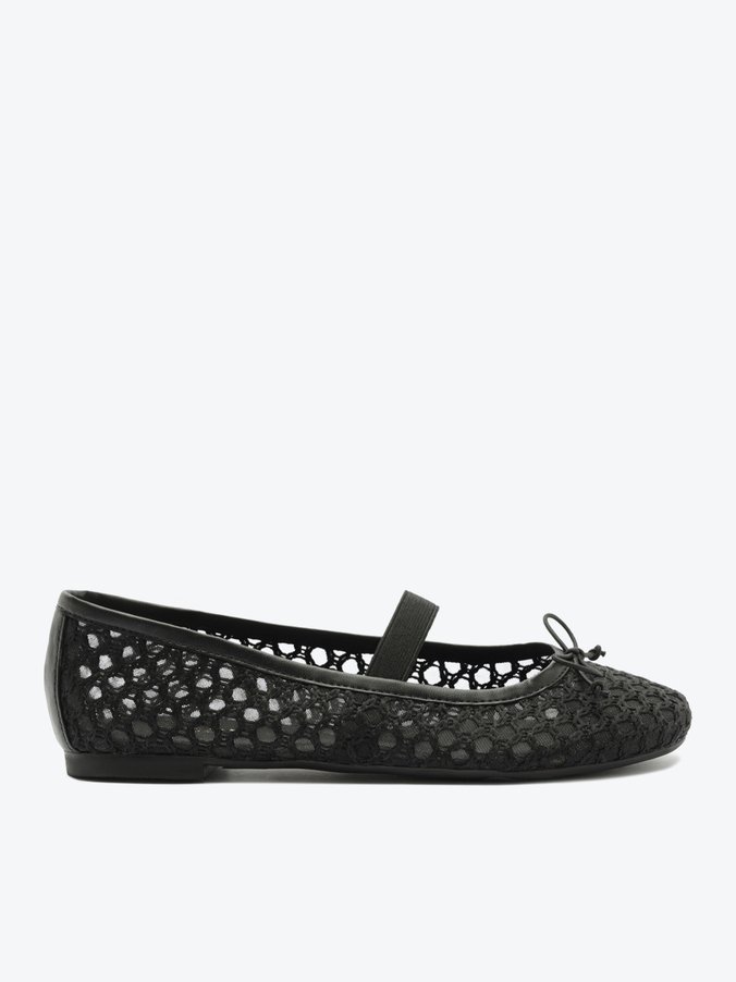 Sapatilha de Tela Elástico Laço Preto
