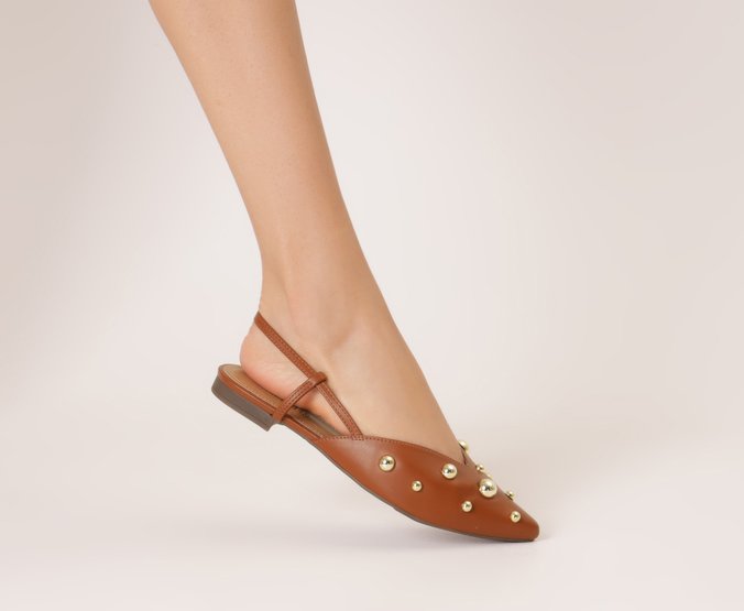 Sapatilha Slingback Maxi Tachas Marrom