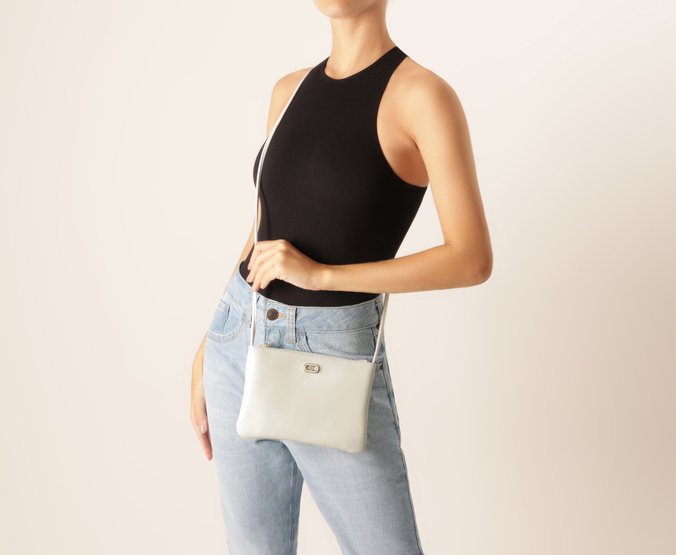 Bolsa Tiracolo Pequena Clássica Branca