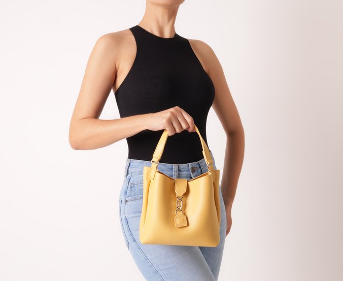 Bolsa Tiracolo Pequena A Amarela