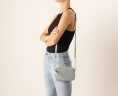 Bolsa Tiracolo Pequena Essencial Azul