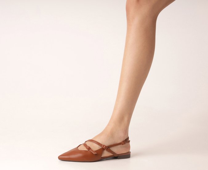 Sapatilha Slingback Bico Fino Duas Tiras Marrom