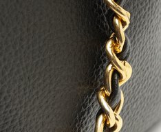 Bolsa Tiracolo Pequena Corrente Preta