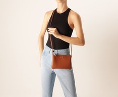 Bolsa Tiracolo Pequena Clássica Marrom