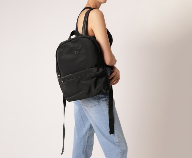 Mochila Média Nylon Estampa Interna Preta