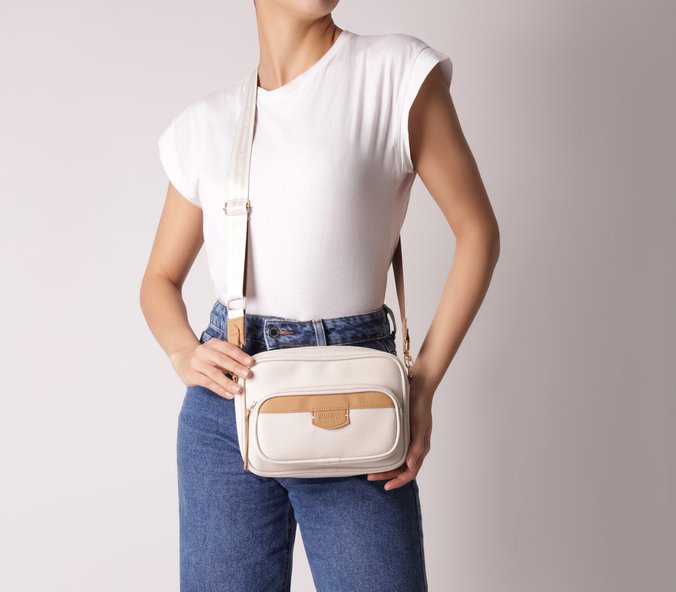 Bolsa Tiracolo Média Bolso Frontal Bege