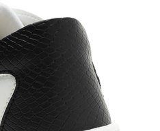 Tênis de Amarrar Branco e Preto Slim