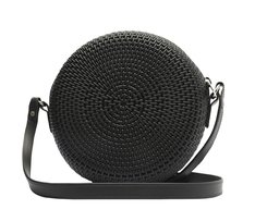 Crossbody Preta Redonda Texturizada