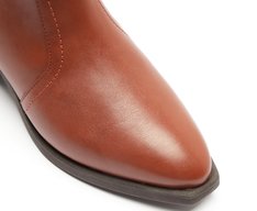 Bota Cano Curto Salto Bloco Destroyed Marrom