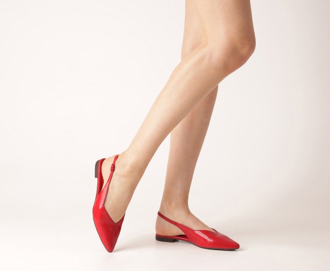 Sapatilha Slingback Corte Triangular Verniz Vermelha