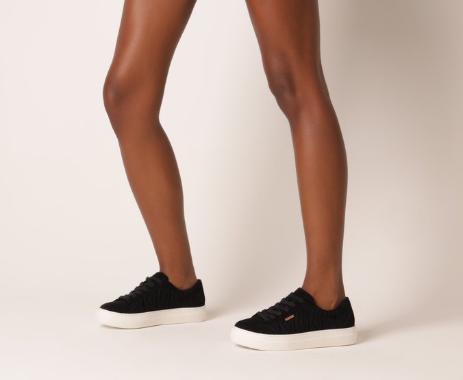 Tenis preto sola alta best sale