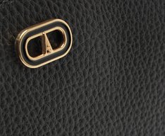 Bolsa Tiracolo Pequena Clássica Preta