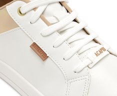 Tênis Casual Branco com Recortes Dourado