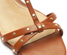 Sandália Salto Bloco Tachas Marrom