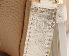 Bolsa Tiracolo Pequena Chaveiro Removível Bege
