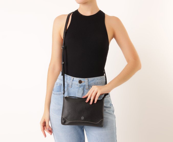 Bolsa Tiracolo Pequena Pop Preta