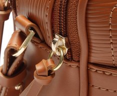 Bolsa Tiracolo Média Vitória Marrom