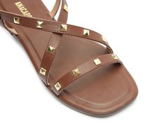 Sandália Rasteira Tachas Marrom