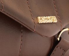 Bolsa Tiracolo Pequena Matelassê Flufy Marrom
