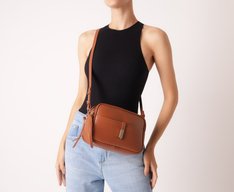Bolsa Tiracolo Média Vitória Marrom