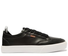 Tênis Preto e Branco Versátil
