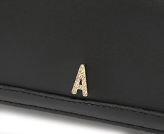 Bolsa Tiracolo Pequena Envelope Logo Glam Preta