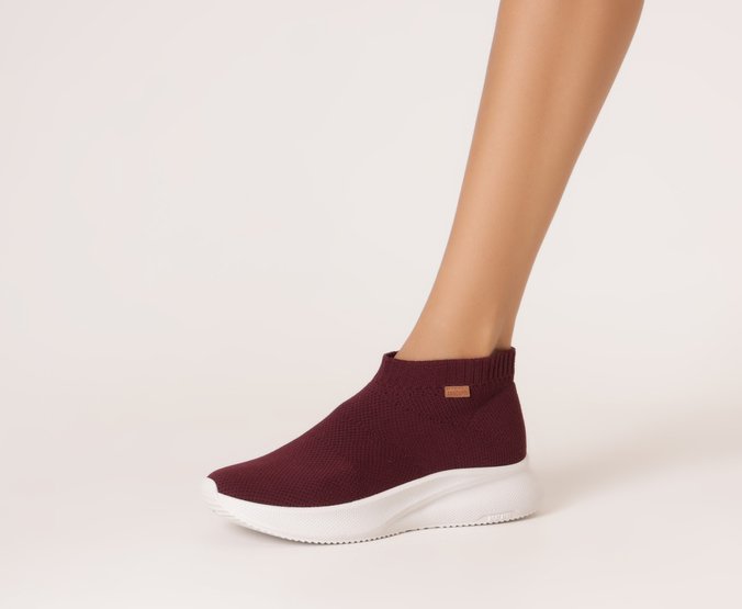 Tênis Slip On Sporty Knit Mono Vermelho Bordô